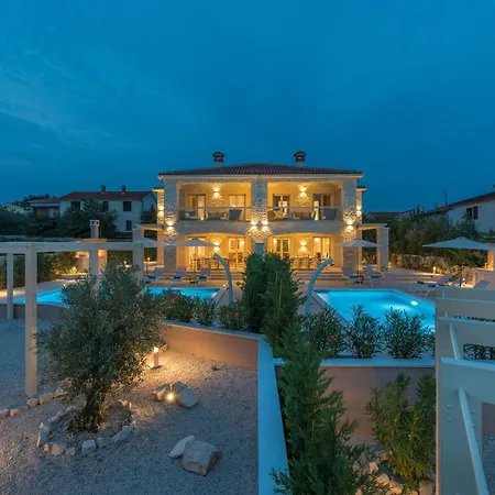 Cypressa Villa Tar-Vabriga