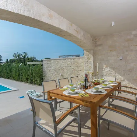 Cypressa Villa Tar-Vabriga