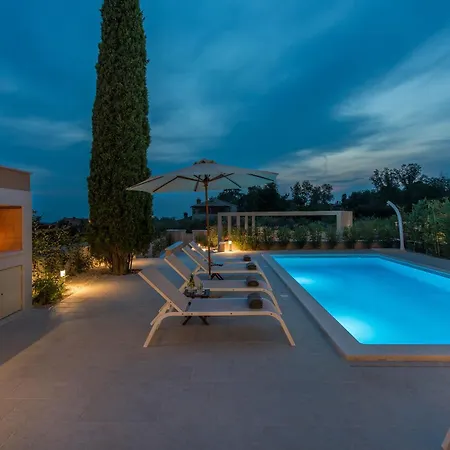 Villa Cypressa